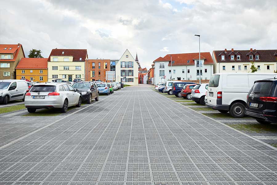 Gepflasterter TTE® Parkplatz